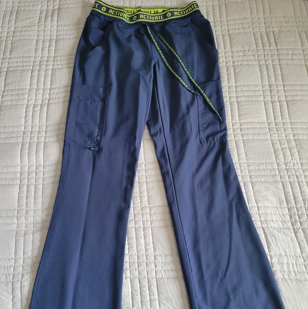 MedCouture Activate scrub pants